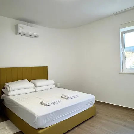 Exclusive Vista Hills Blue Horizon Apartment