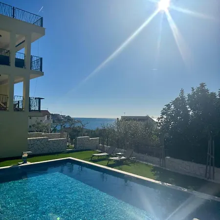 Exclusive Vista Hills Blue Horizon